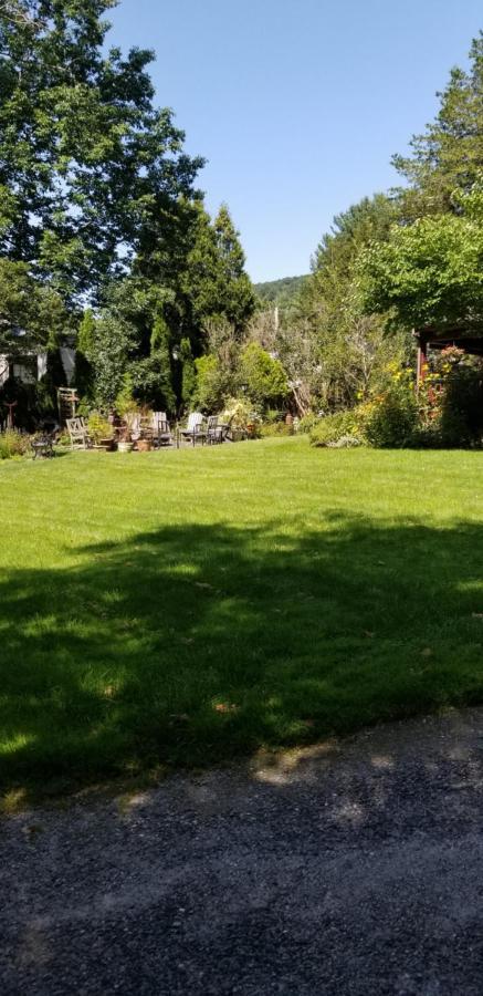 Eastgate Inn B&B Lenox Bagian luar foto