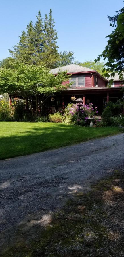 Eastgate Inn B&B Lenox Bagian luar foto